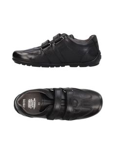 Низкие кеды и кроссовки Geox