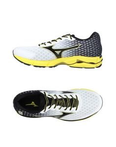 Низкие кеды и кроссовки Mizuno