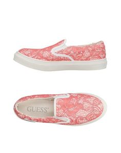 Низкие кеды и кроссовки Guess