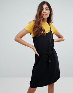 Платье со шнурком на талии Vero Moda - Черный
