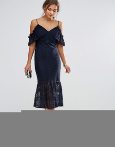 Кружевное платье миди с открытыми плечами Liquorish - Темно-синий