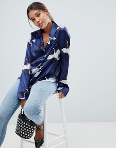 Атласная блузка в пижамном стиле с принтом птиц Missguided - Синий