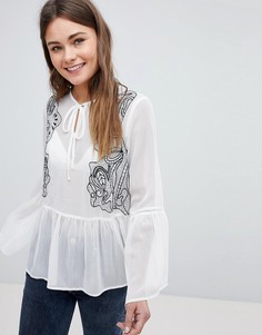Блузка с вышивкой и оборками Boohoo - Белый