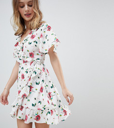 Платье мини с запахом, оборками и цветочным принтом Glamorous Petite - Белый