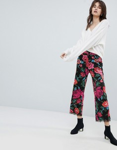 Трикотажные брюки с цветочным принтом и кружевным низом ASOS - Мульти