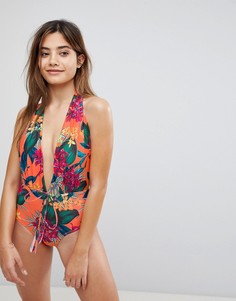 Слитный купальник с глубоким вырезом и завязкой на шее Missguided - Оранжевый