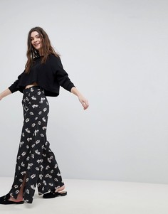 Широкие брюки с цветочным принтом New Look - Черный
