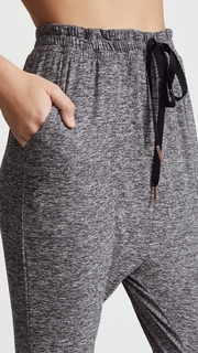 Beyond Yoga Weekend Traveler Midi Sweatpants