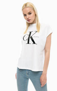 Белая футболка с логотипом бренда Calvin Klein Jeans