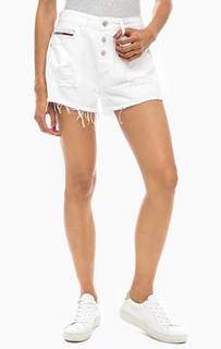 Короткие джинсовые шорты белого цвета Tommy Jeans
