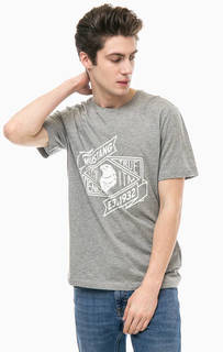 Серая футболка с контрастным принтом Mustang