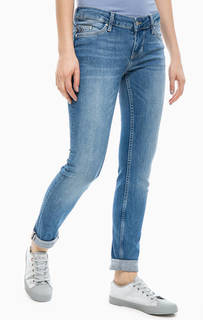 Зауженные джинсы с вышивкой Mustang