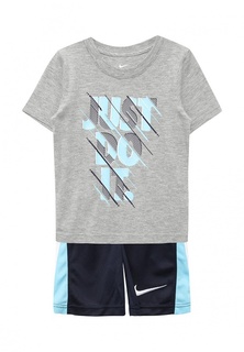 Костюм спортивный Nike