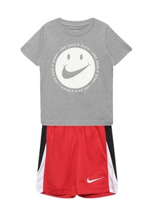 Костюм спортивный Nike