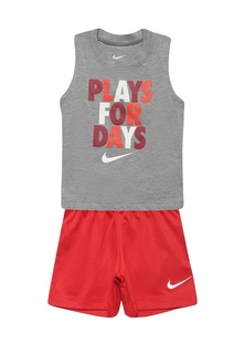 Костюм спортивный Nike
