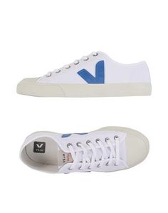 Низкие кеды и кроссовки Veja