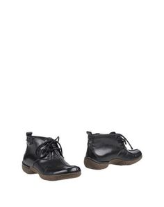 Полусапоги и высокие ботинки Clarks
