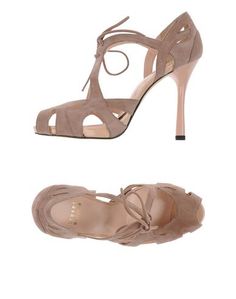 Сандалии Stuart Weitzman