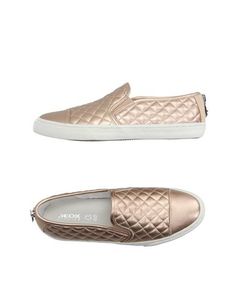 Низкие кеды и кроссовки Geox