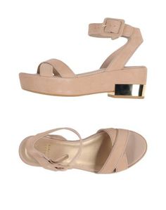 Сандалии Stuart Weitzman