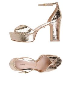 Сандалии Schutz