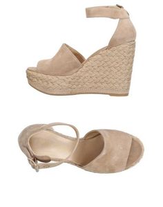 Сандалии Stuart Weitzman