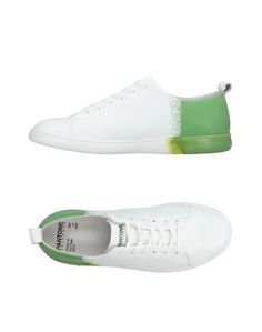 Низкие кеды и кроссовки Pantone Universe Footwear