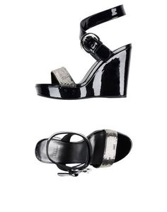 Сандалии Stuart Weitzman