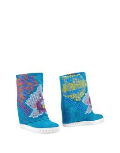 Полусапоги и высокие ботинки Casadei