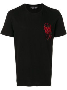 футболка с вышитым черепом  Alexander McQueen