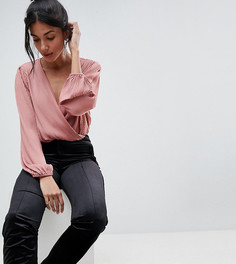 Плиссированный кроп-топ с запахом ASOS TALL - Коричневый