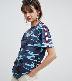 Футболка с камуфляжным принтом и полосками Reclaimed Vintage Inspired - Синий