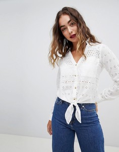 Укороченная рубашка с вышивкой ришелье и завязкой River Island - Белый