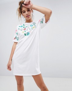 Платье-футболка с вышивкой на кокетке ASOS DESIGN - Белый