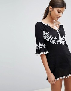 Платье с отделкой помпонами и вышивкой Boohoo - Черный