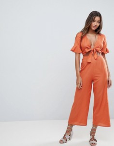 Чайный комбинезон с вырезом и завязкой ASOS DESIGN - Желтый