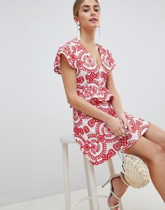 Платье с вышивкой ришелье PrettyLittleThing - Мульти