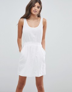 Платье мини в стиле casual в фактурную клетку ASOS DESIGN - Белый
