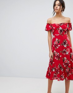 Платье миди с открытыми плечами, рюшами и цветочным принтом Y.A.S - Красный