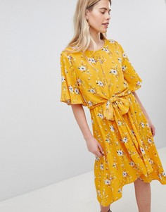 Летнее платье миди с принтом и рукавами клеш New Look - Желтый