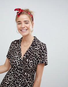 Короткое приталенное платье со звериным принтом ASOS DESIGN - Мульти