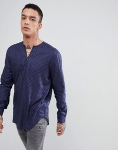 Рубашка классического кроя из вискозы в горошек с V-образным вырезом ASOS DESIGN - Темно-синий