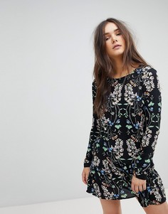 Свободное платье с цветочным принтом QED London - Черный