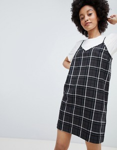 Платье в клетку на бретельках Monki - Мульти