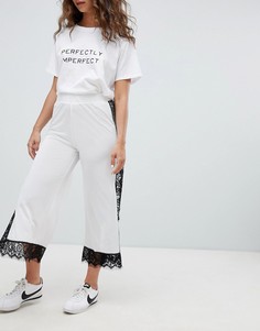 Брюки с кружевной отделкой ASOS DESIGN - Белый