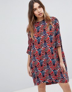 Платье-футболка с принтом Monki - Красный