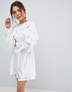 Жаккардовое платье мини с оборками на рукавах ASOS DESIGN - Белый