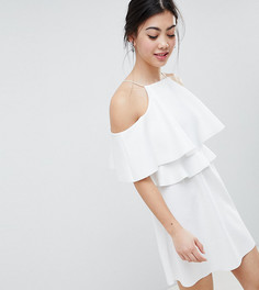 Короткое приталенное платье с высоким воротом и открытыми плечами ASOS DESIGN Petite - Белый