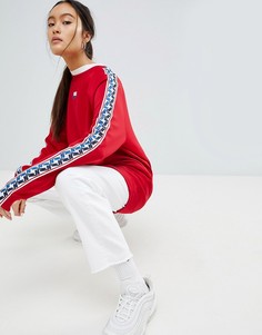 Красный свитшот с круглым вырезом и отделкой лентой по бокам Nike - Красный