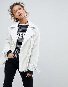 Oversize-куртка из искусственного меха Miss Selfridge - Белый